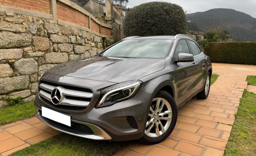 MERCEDES-BENZ GLA 200