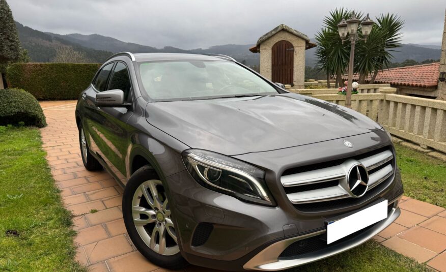 MERCEDES-BENZ GLA 200