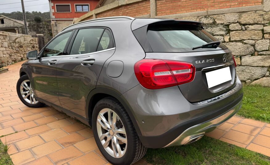 MERCEDES-BENZ GLA 200