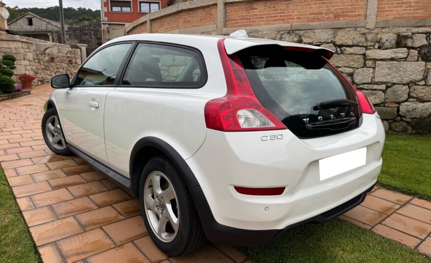 VOLVO C30