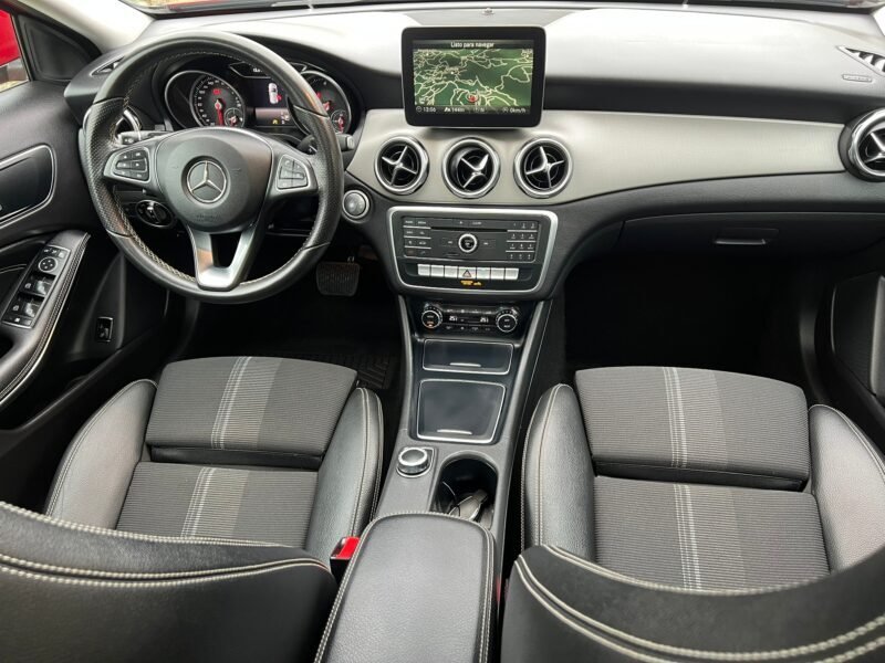 MERCEDES-BENZ GLA 200