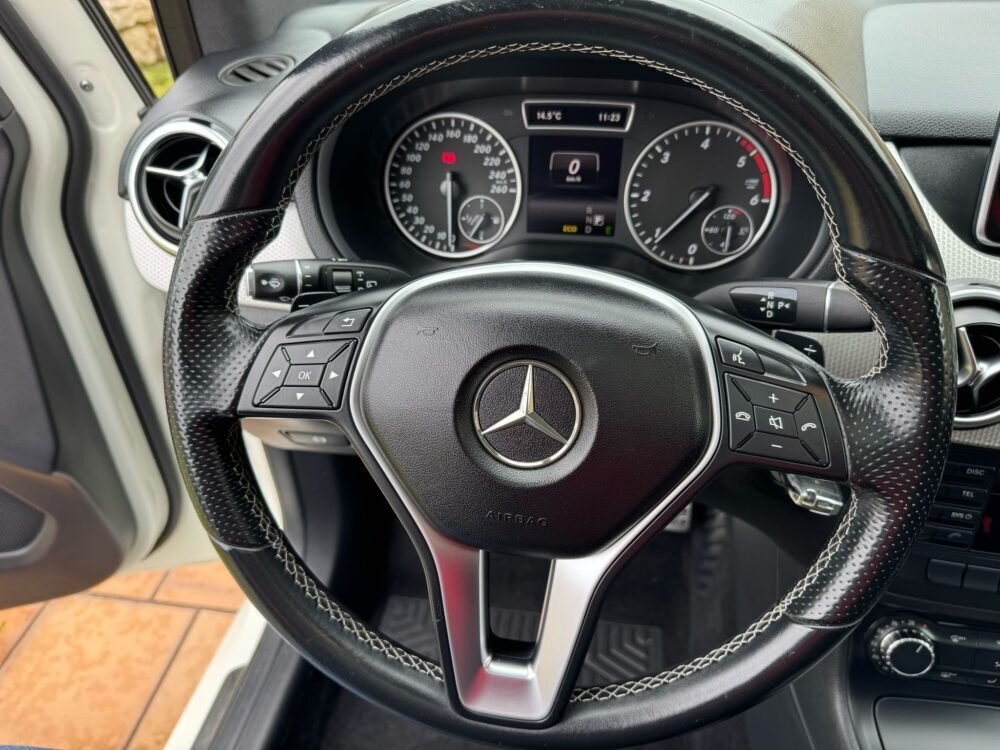 MERCEDES-BENZ CLASE B 180