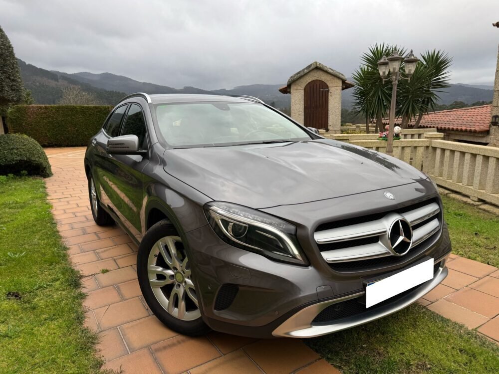 MERCEDES-BENZ GLA 200