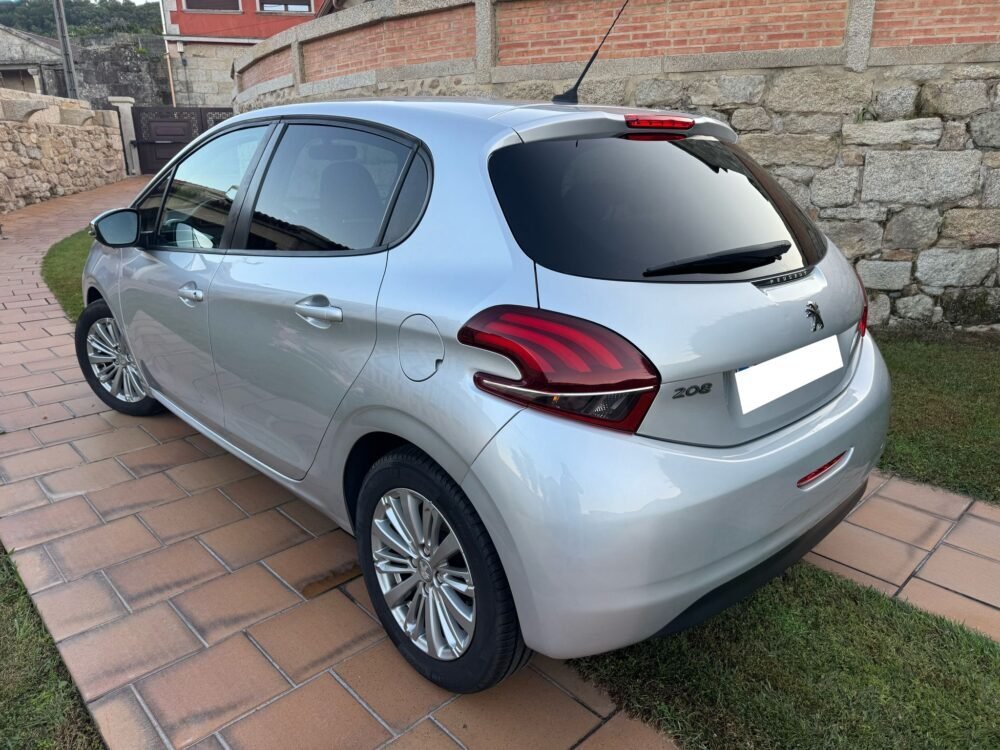 PEUGEOT 208 1.6 HDI