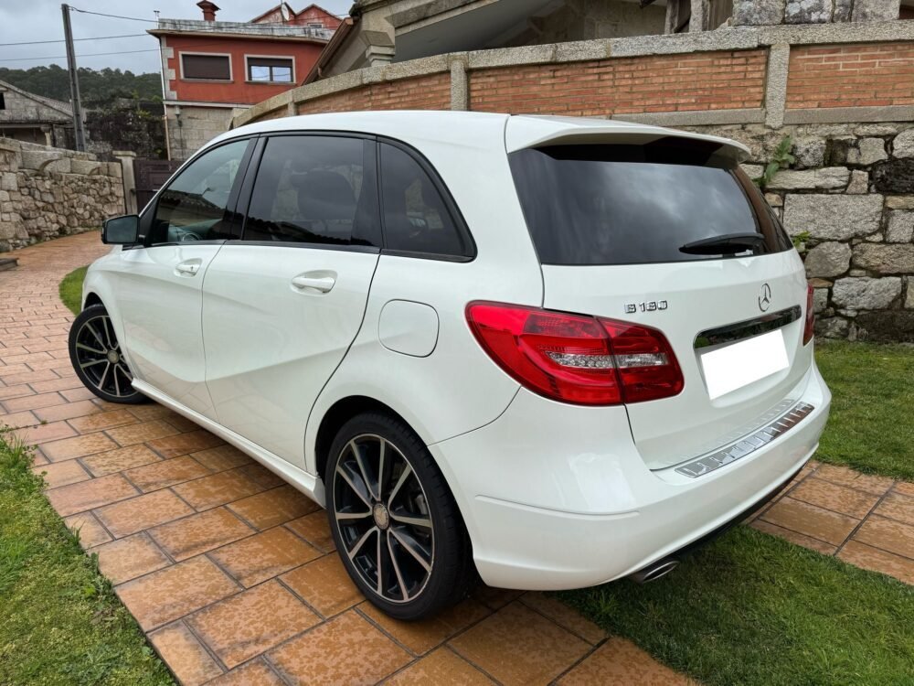 MERCEDES-BENZ CLASE B 180