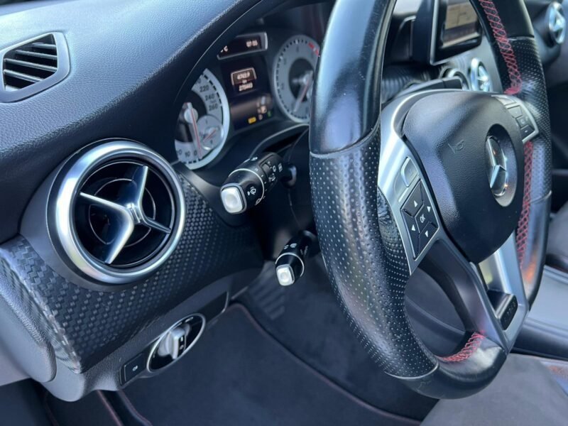 MERCEDES-BENZ CLASE A 180 AMG