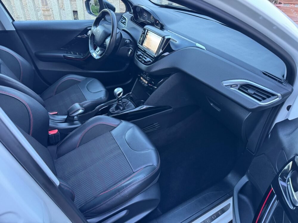 PEUGEOT 2008 1.6HDI GT LINE