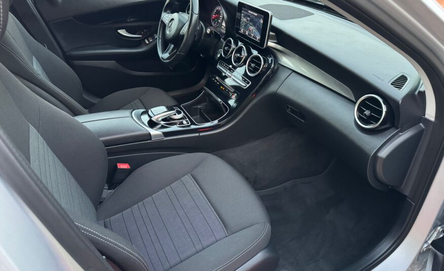 MERCEDES-BENZ C220