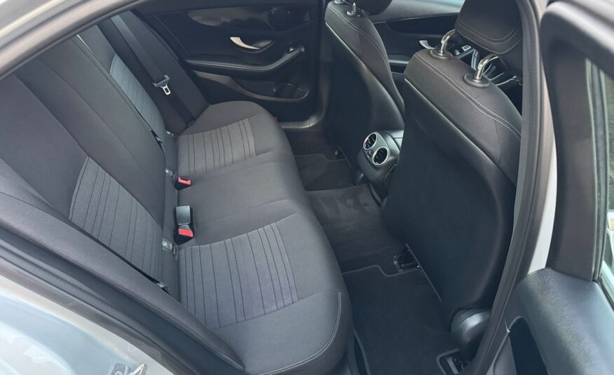 MERCEDES-BENZ C220