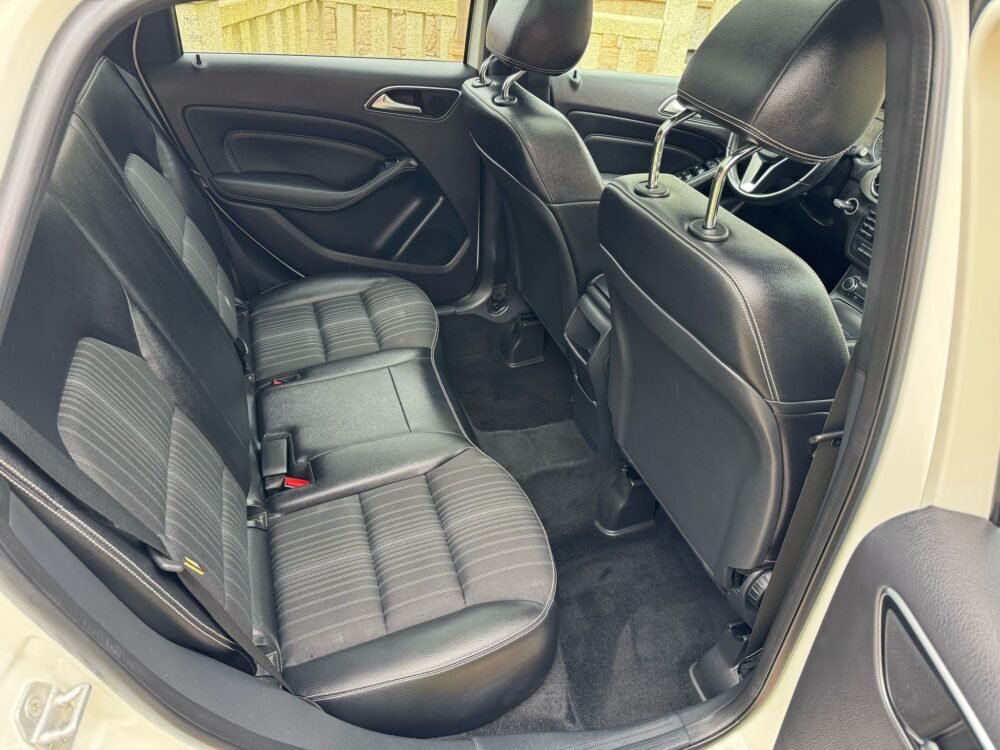 MERCEDES-BENZ CLASE B 180