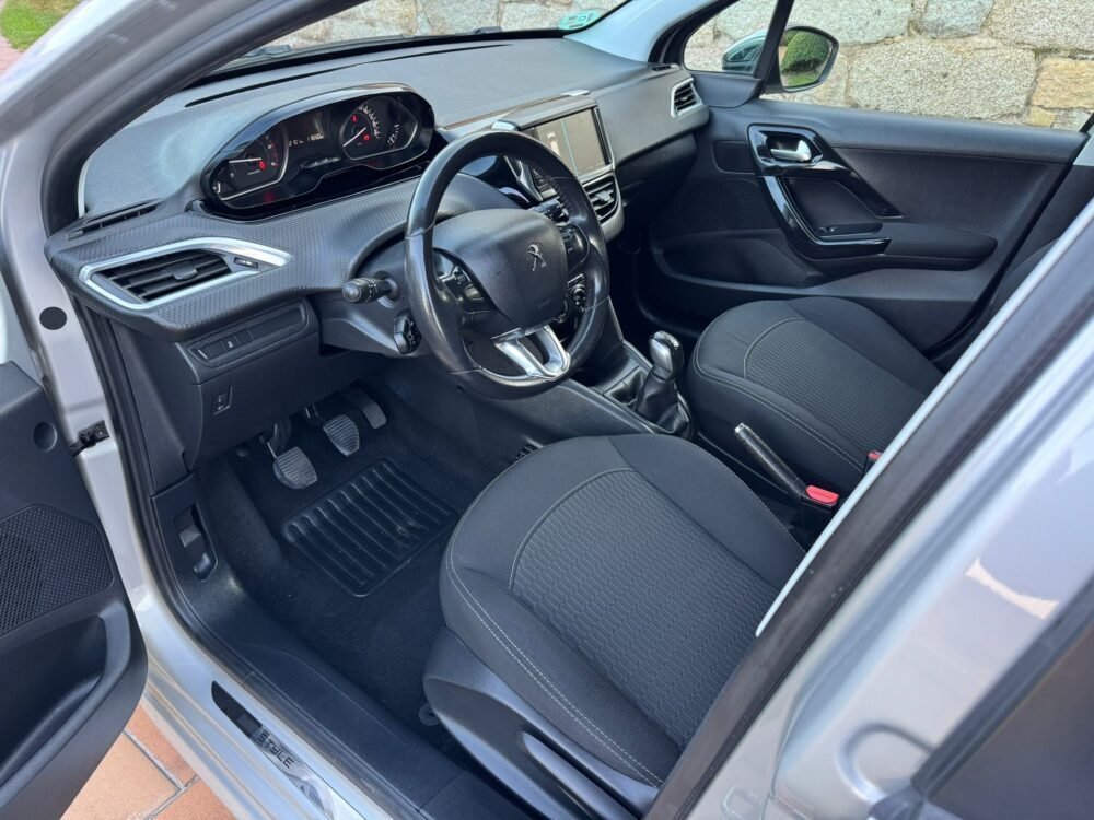 PEUGEOT 208 1.6 HDI