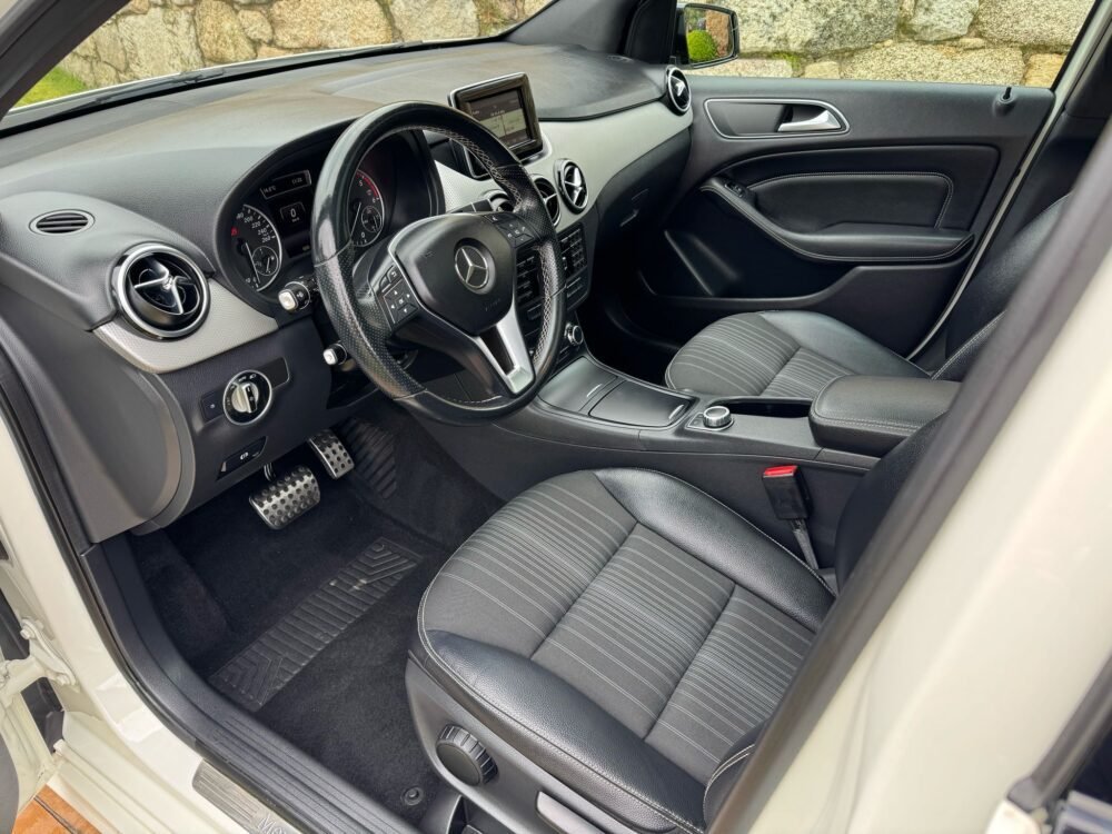 MERCEDES-BENZ CLASE B 180