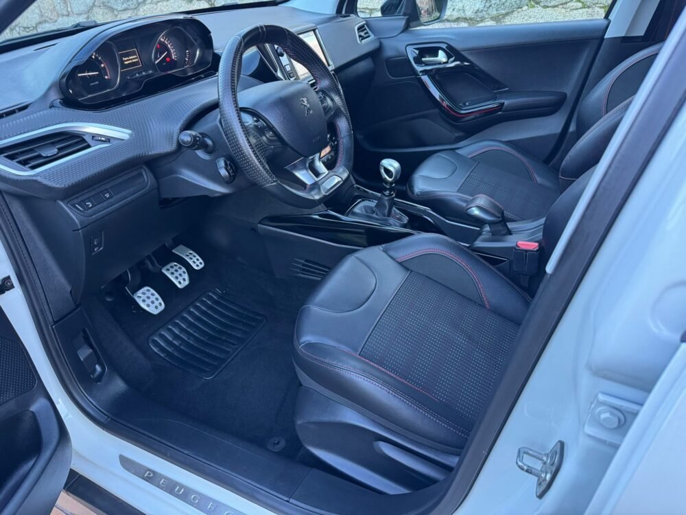 PEUGEOT 2008 1.6HDI GT LINE