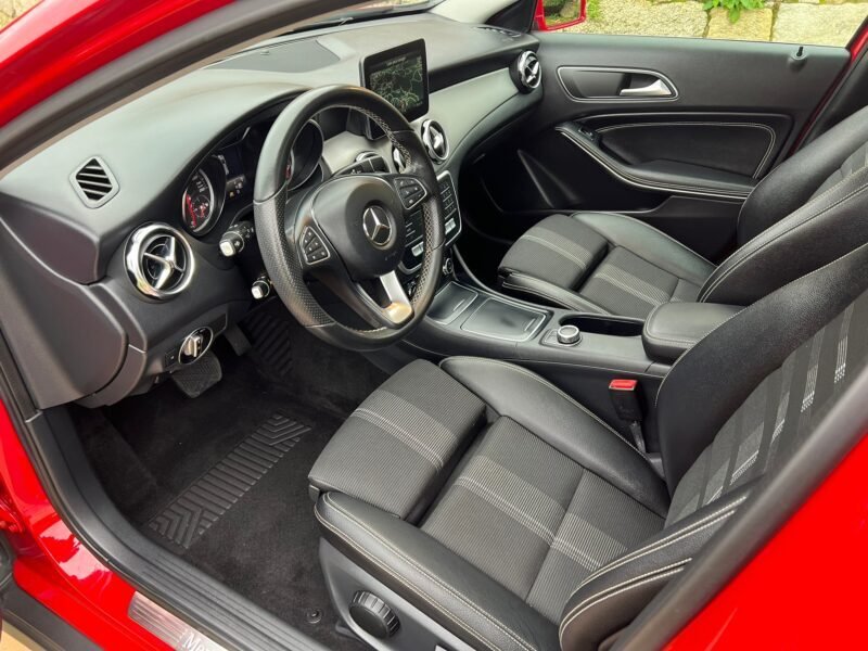 MERCEDES-BENZ GLA 200