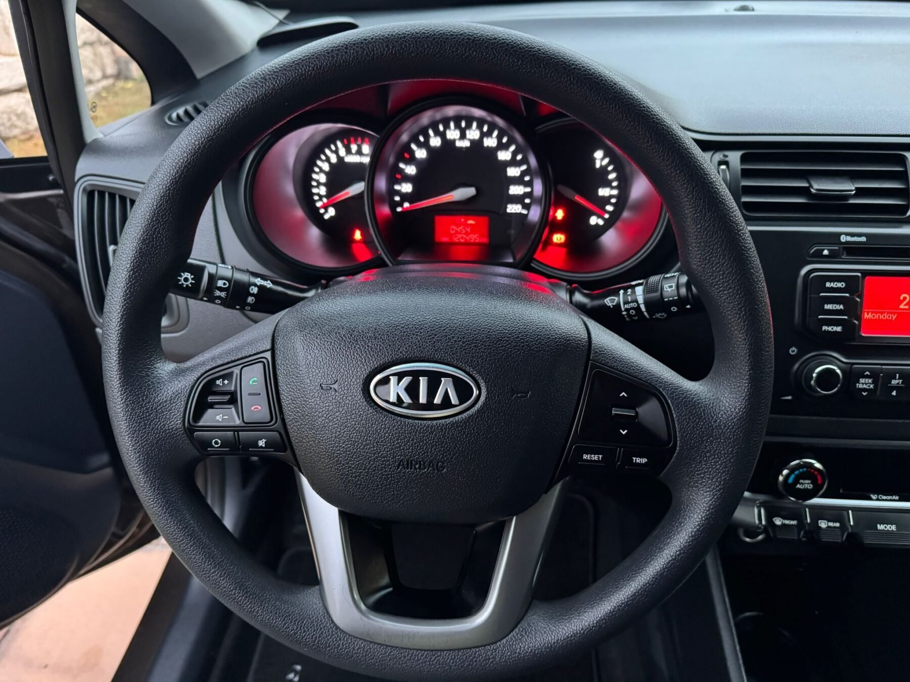 KIA RIO GASOLINA