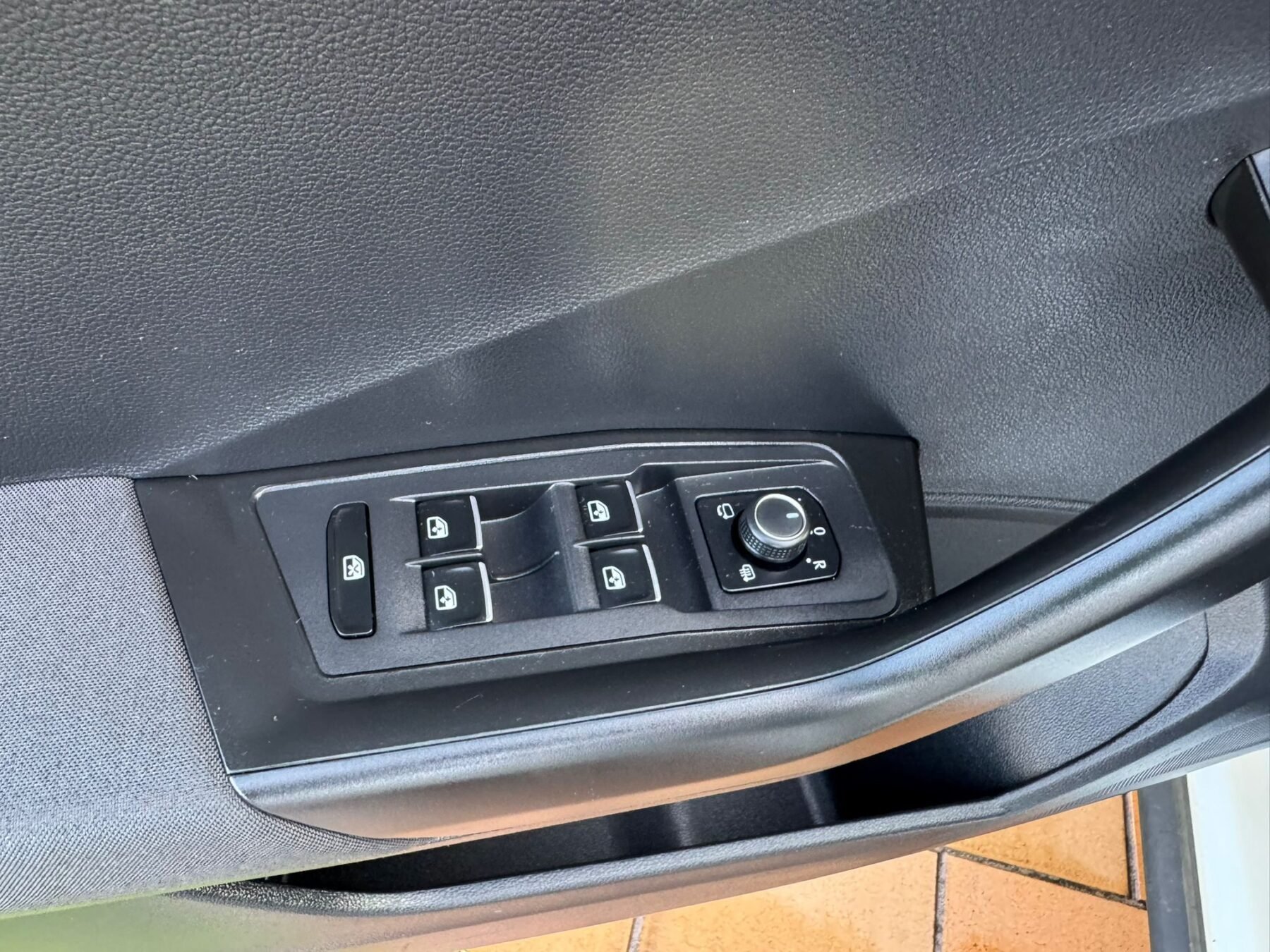 VOLKSWAGEN T-ROC 1.6 TDI