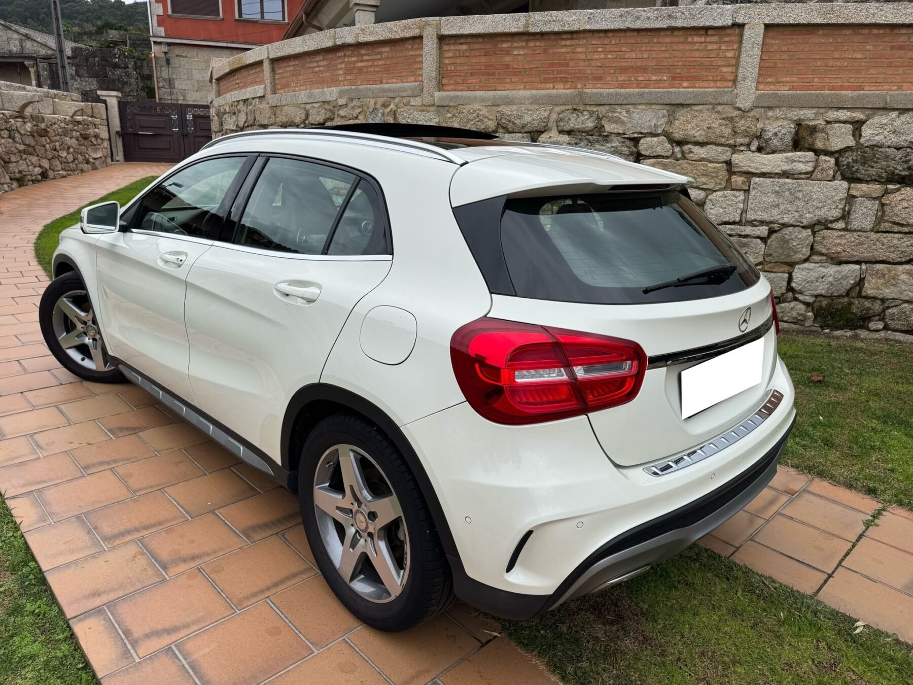 MERCEDES-BENZ GLA 220 AMG LINE 177CV