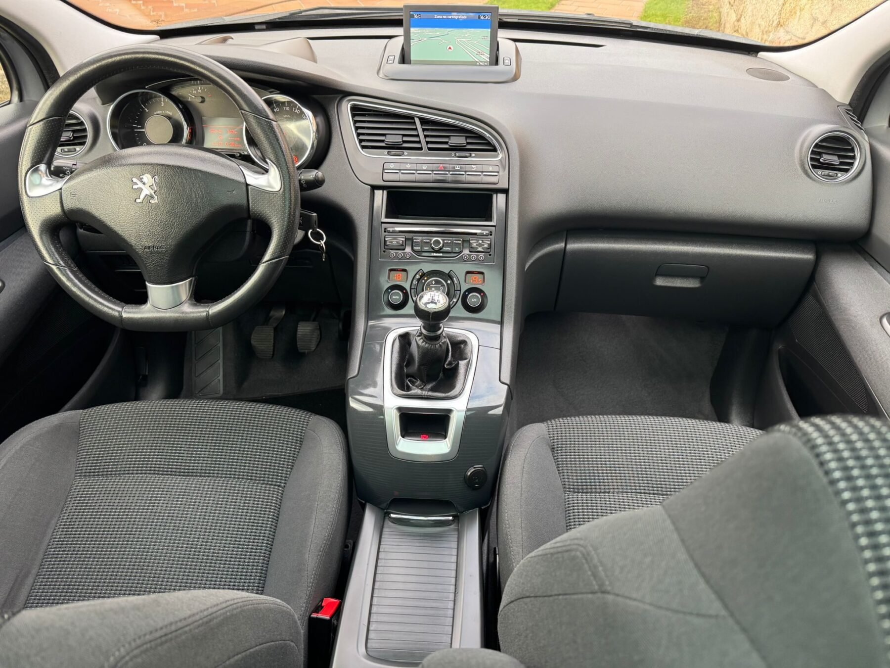 PEUGEOT 5008 7 PLAZAS