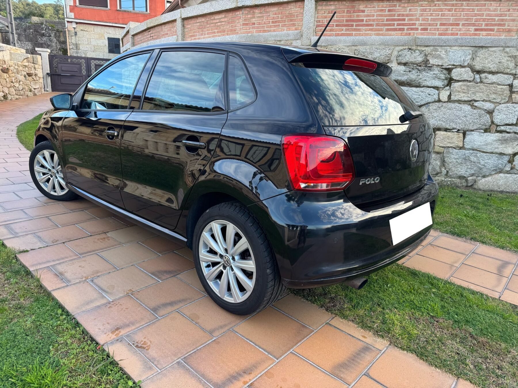 VOLKSWAGEN POLO SPORT CON TECHO