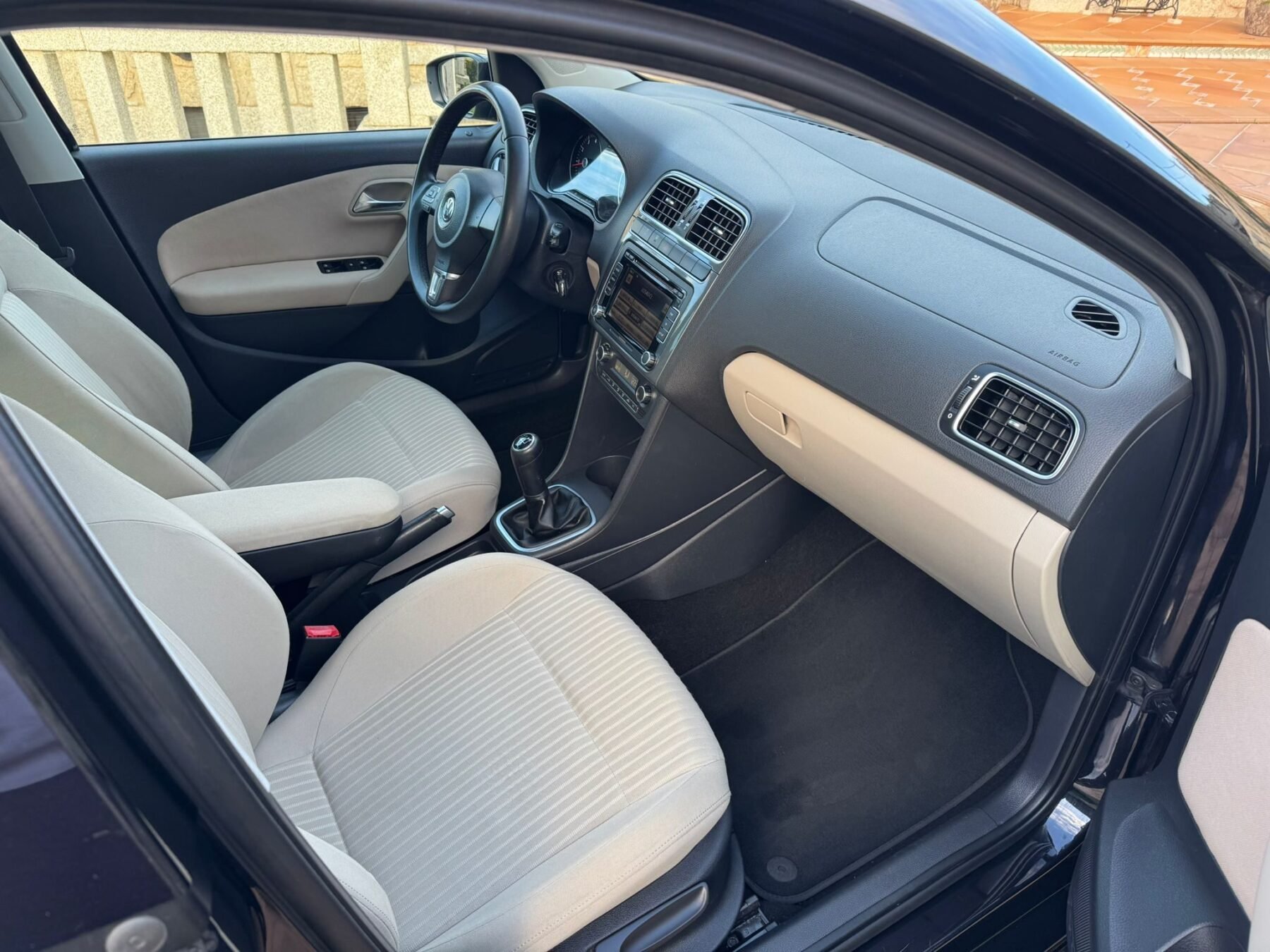 VOLKSWAGEN POLO SPORT CON TECHO