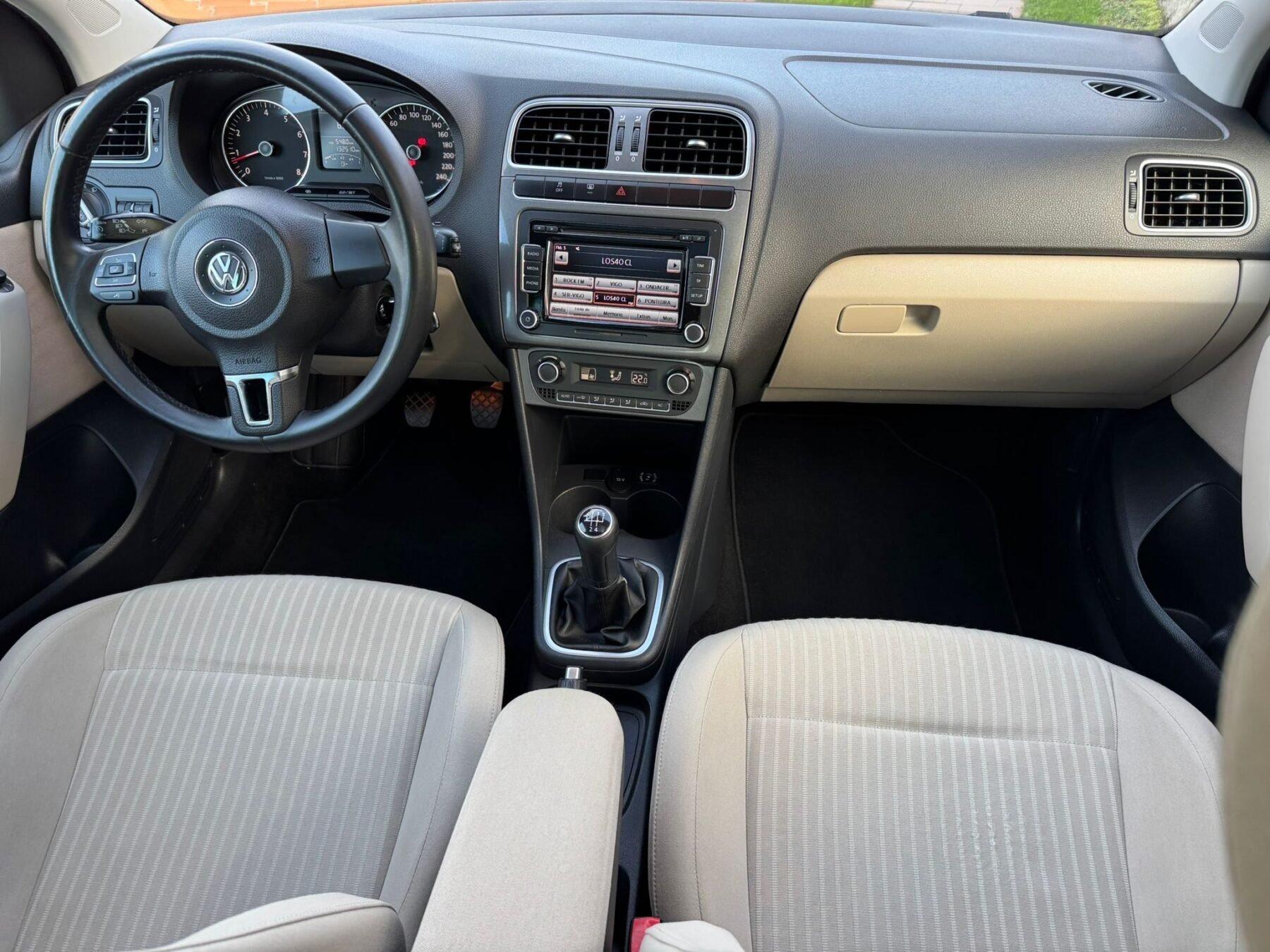 VOLKSWAGEN POLO SPORT CON TECHO