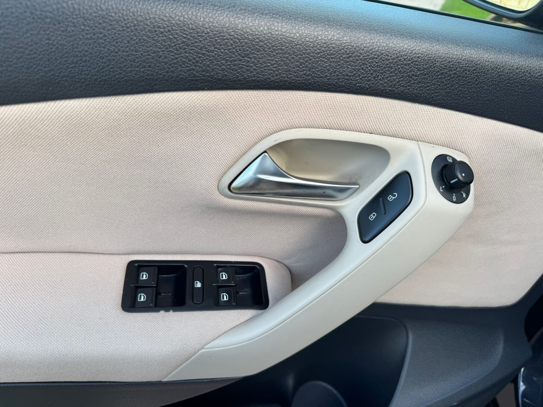 VOLKSWAGEN POLO SPORT CON TECHO