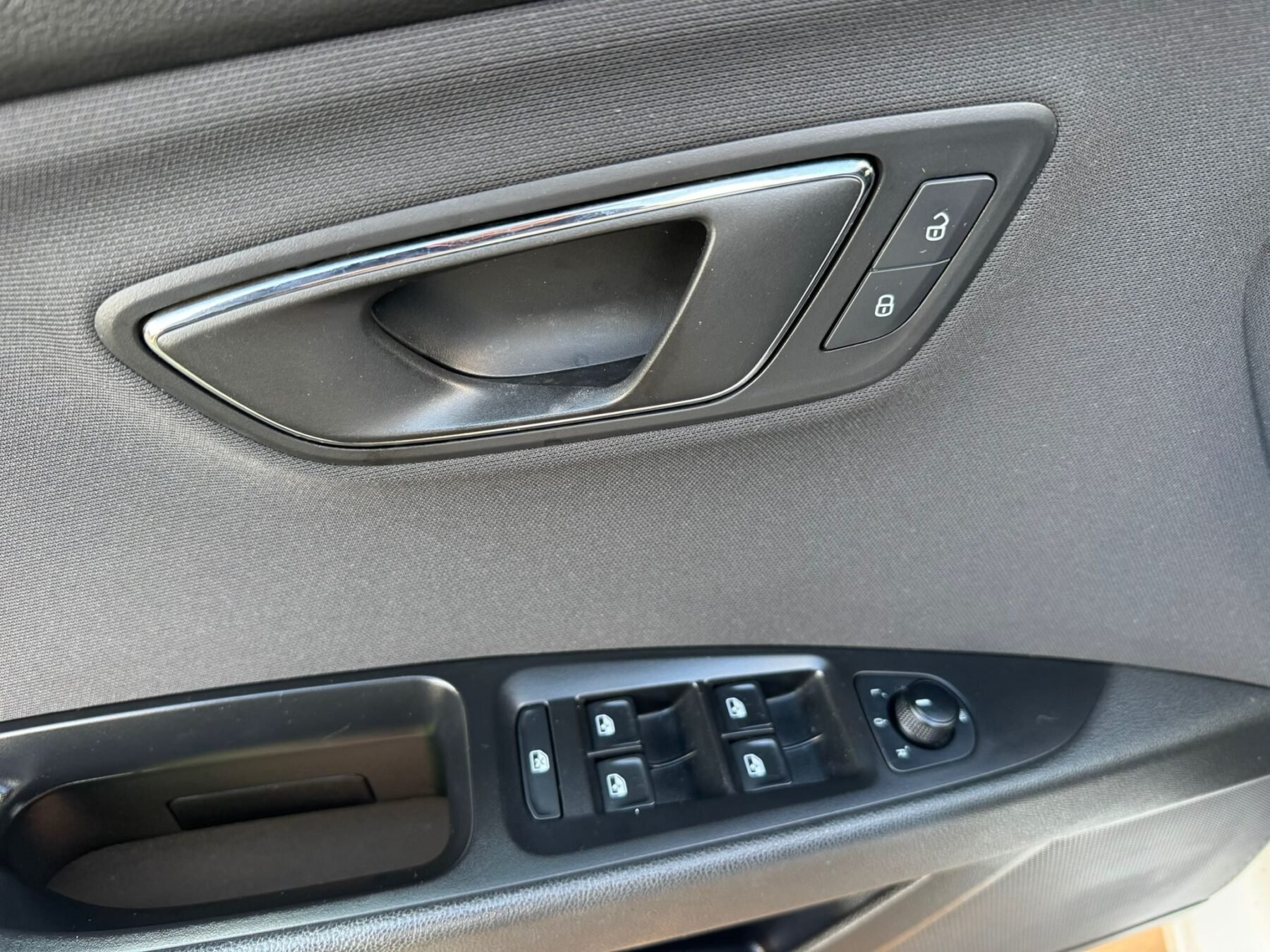 SEAT LEON 1.6 TDI 105CV