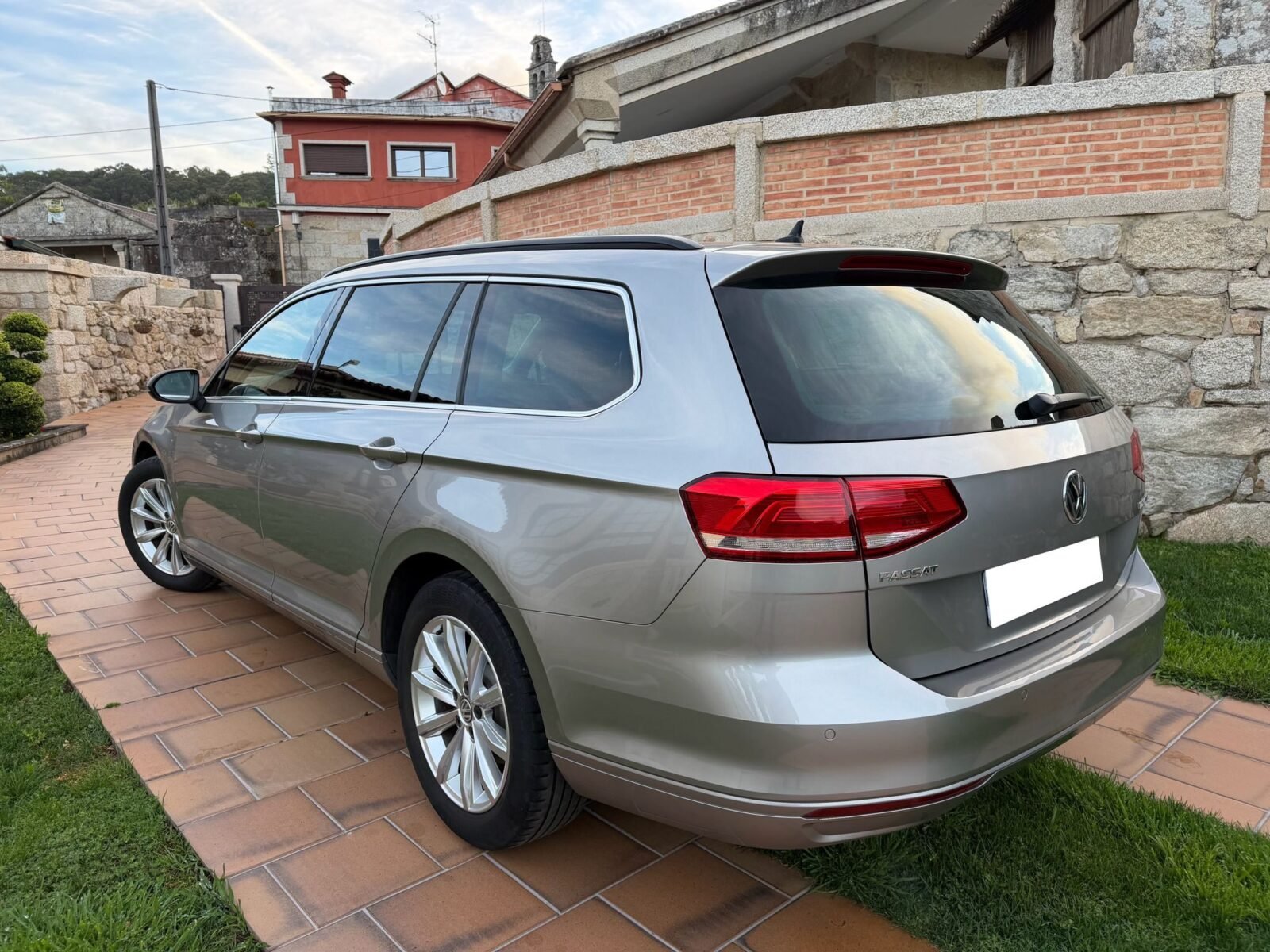 VOLKSWAGEN PASSAT VARIANT