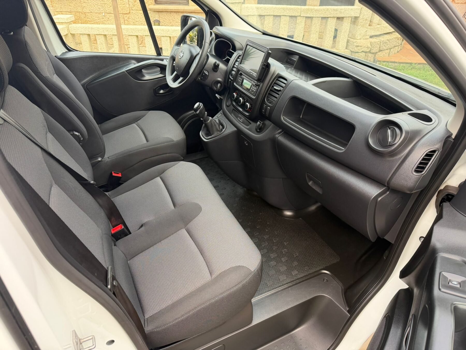 NISSAN NV 300 2.0 120CV