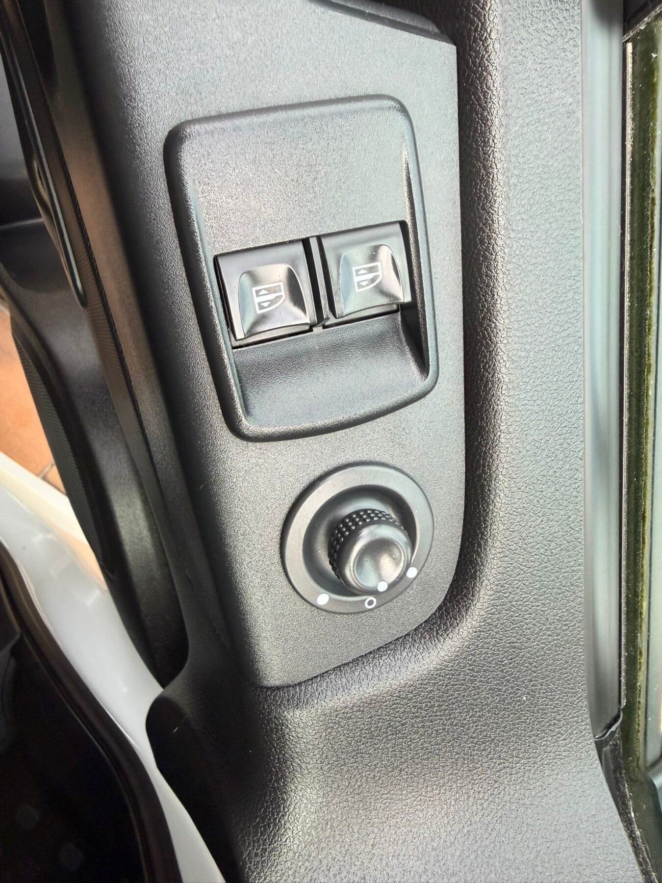 NISSAN NV 300 2.0 120CV