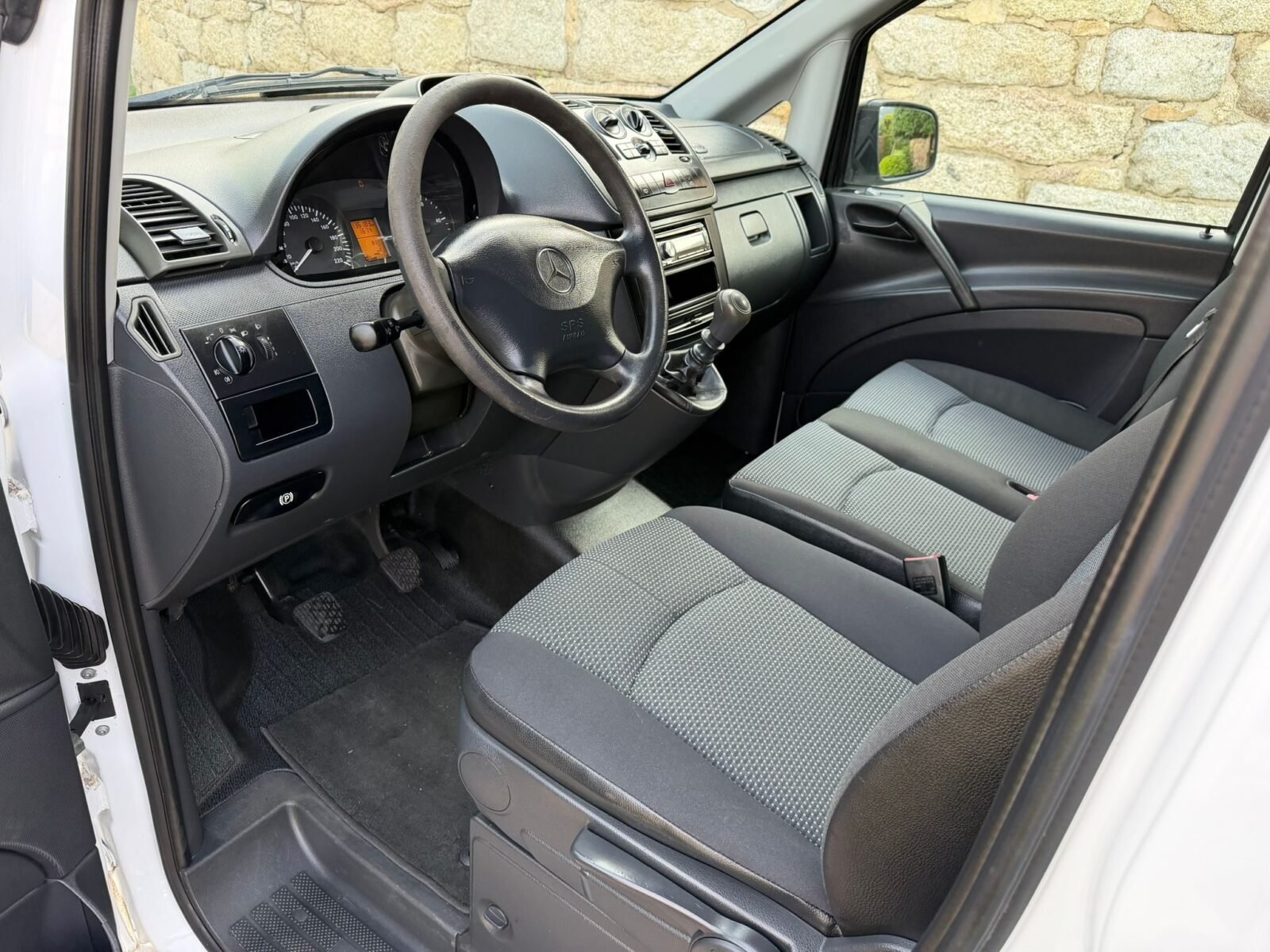 MERCEDES-BENZ VITO MIXTA