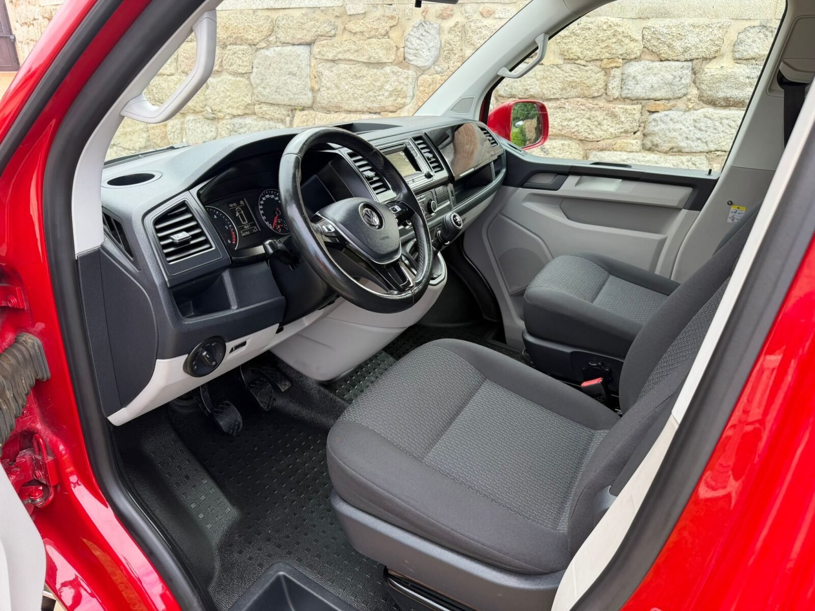 VOLKSWAGEN CARAVELLE 9 PLAZAS