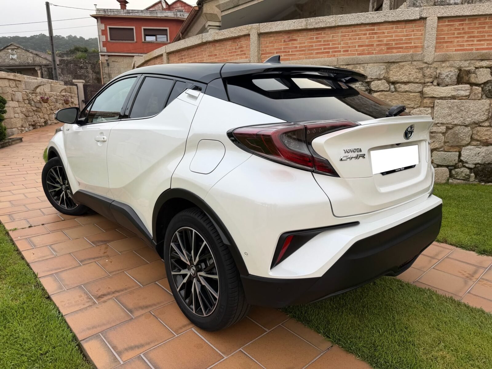 TOYOTA CH-R DINAMIC PLUS