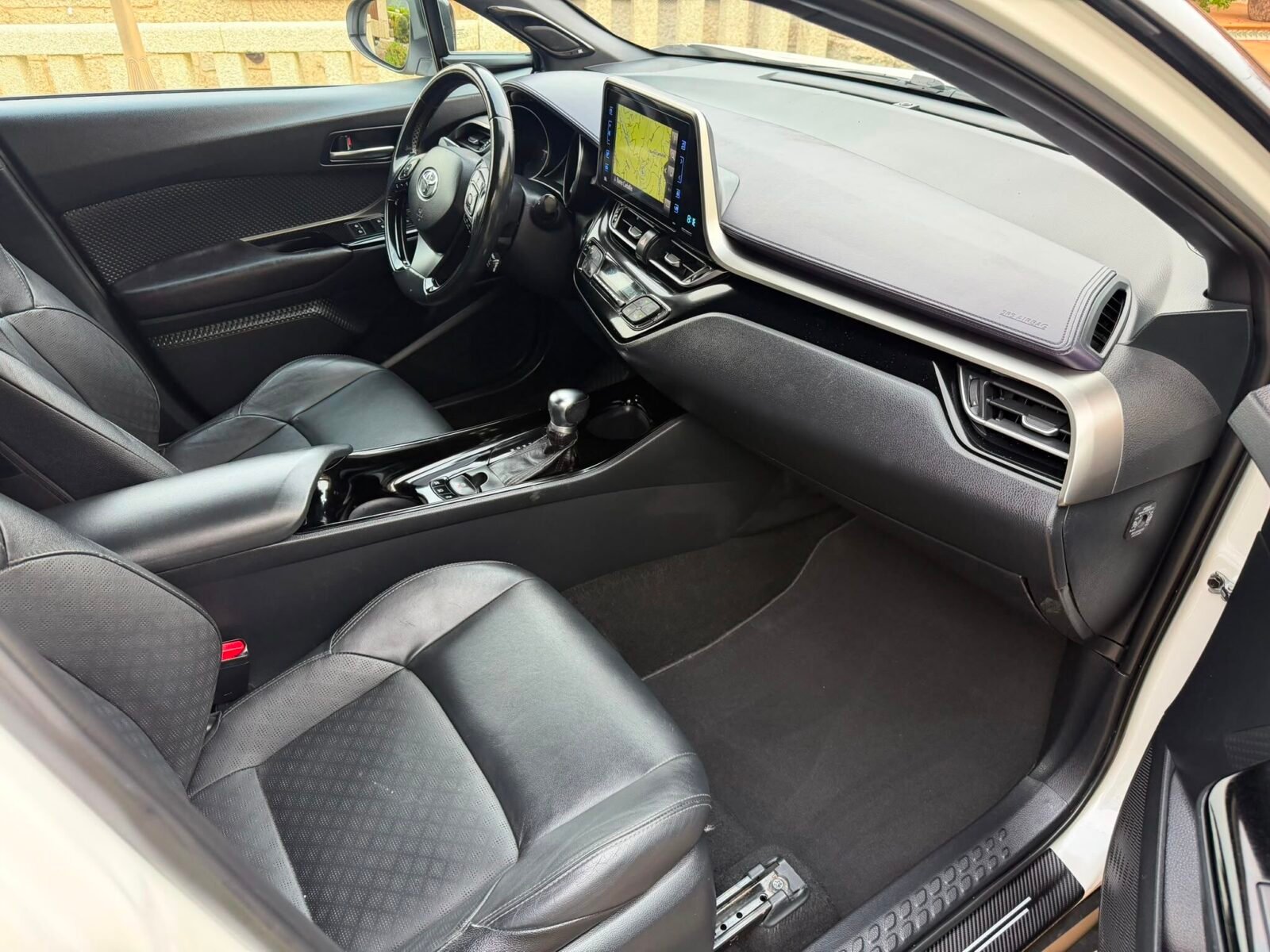 TOYOTA CH-R DINAMIC PLUS