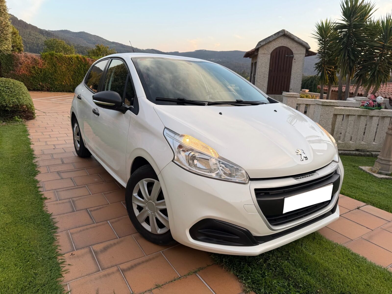 PEUGEOT 208 1.6 HDI