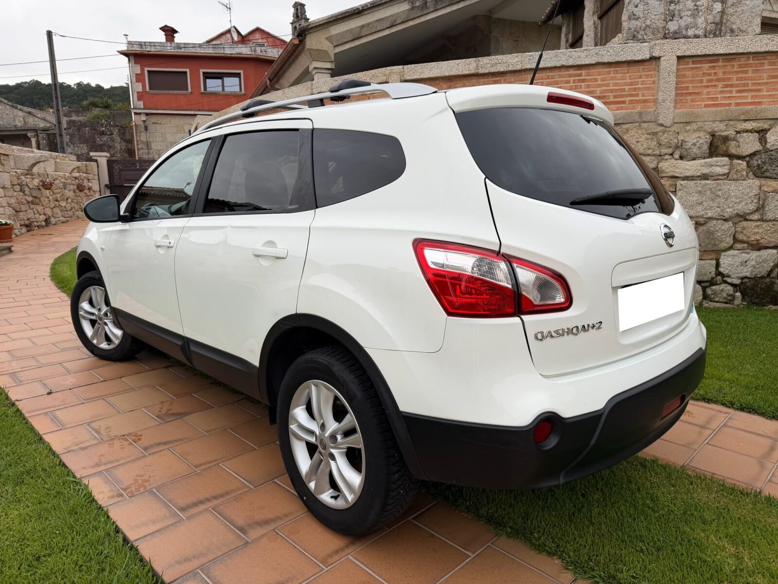NISSAN QASHAI + 2