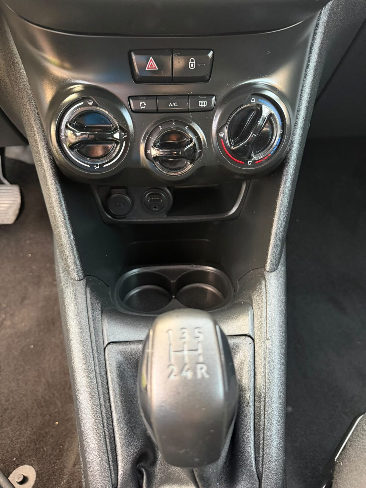 PEUGEOT 208 1.6 HDI