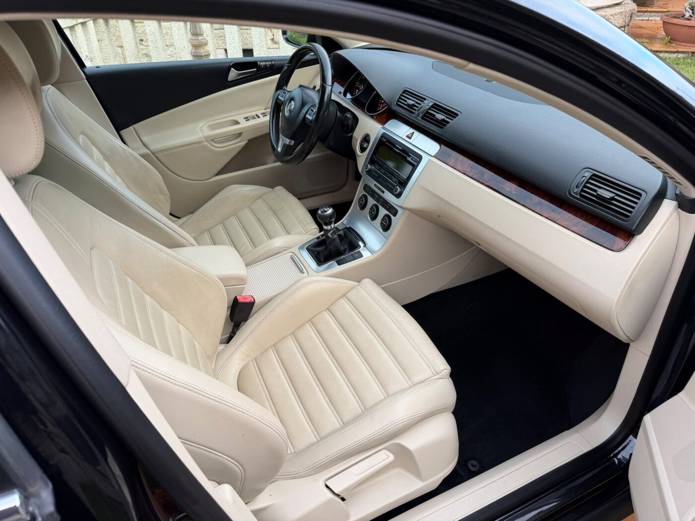 VOLKSWAGEN PASSAT HIGHLINE