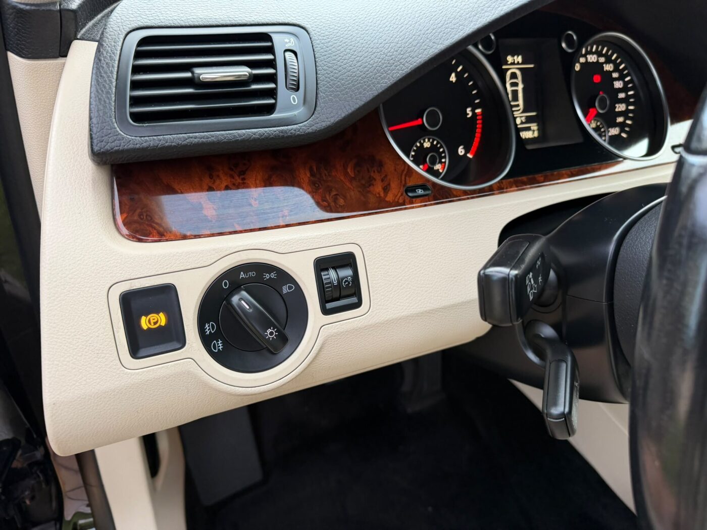 VOLKSWAGEN PASSAT HIGHLINE