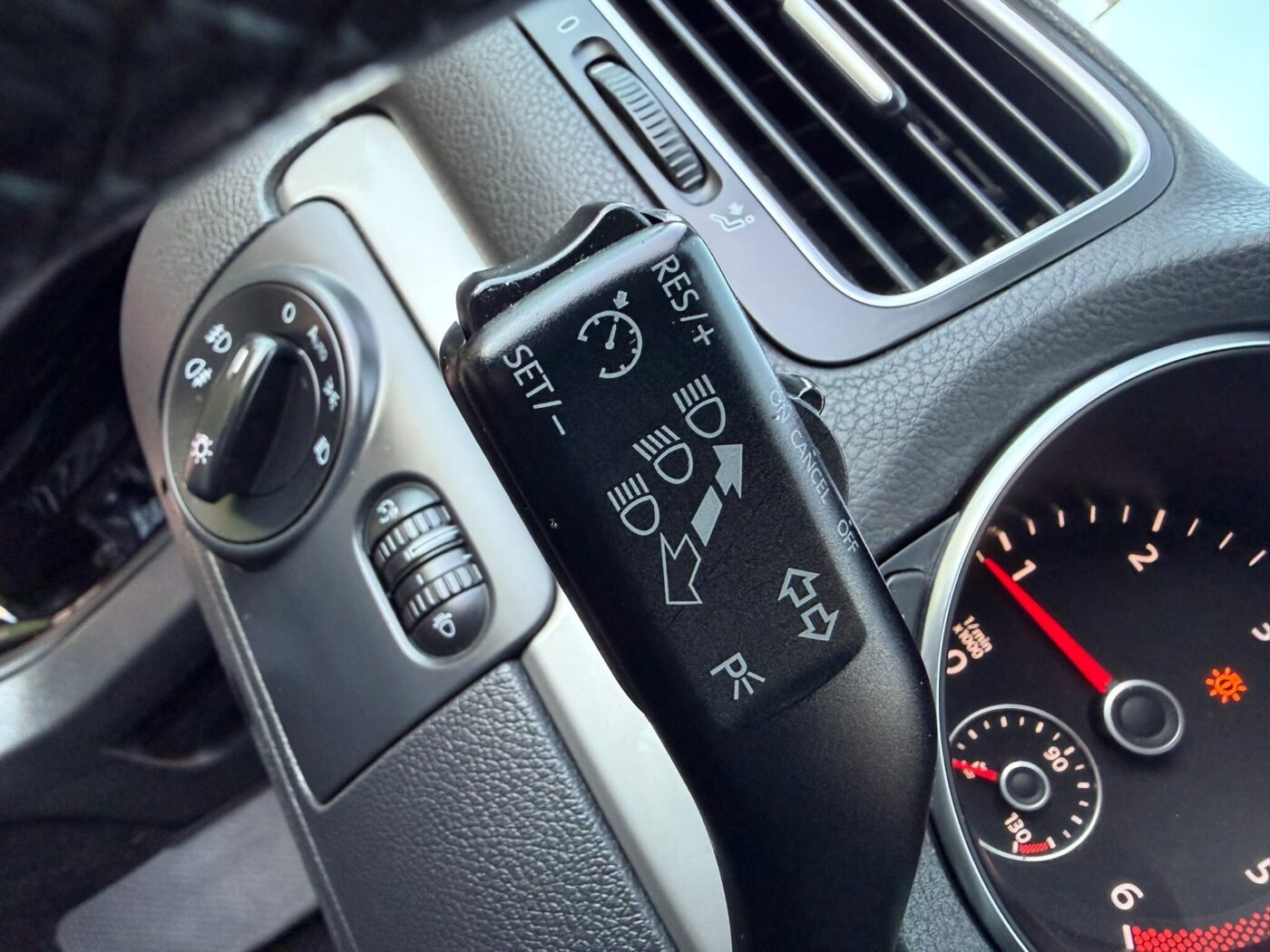 VOLKSWAGEN GOLF VI 2.0 TDI